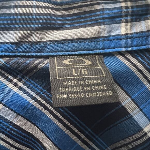 Oakley Short Sleeve Button Down Shirt Mens Size Large Blue Plaid Casual Camp EUC - Picture 6 of 10
